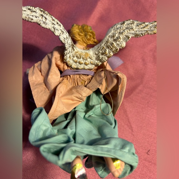 Vintage Beautiful Angel Ornament 1989 - Picture 6 of 7